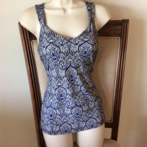 White House black market tank